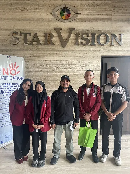 Kunjungan ke Industri PT Kharisma Starvision Plus